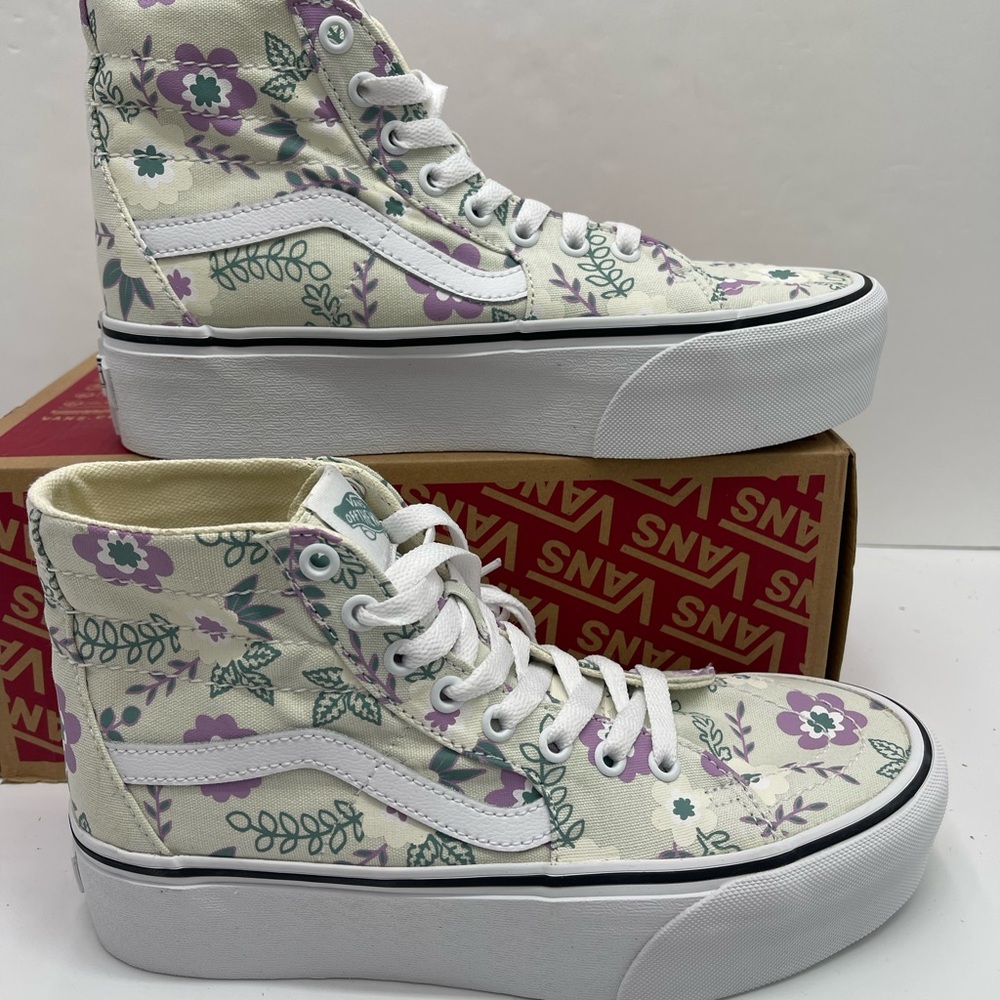 Vans WMNS High-Top Platform Sneakers Sk8-Hi Tapered St
Pastel Floral Frosted Min